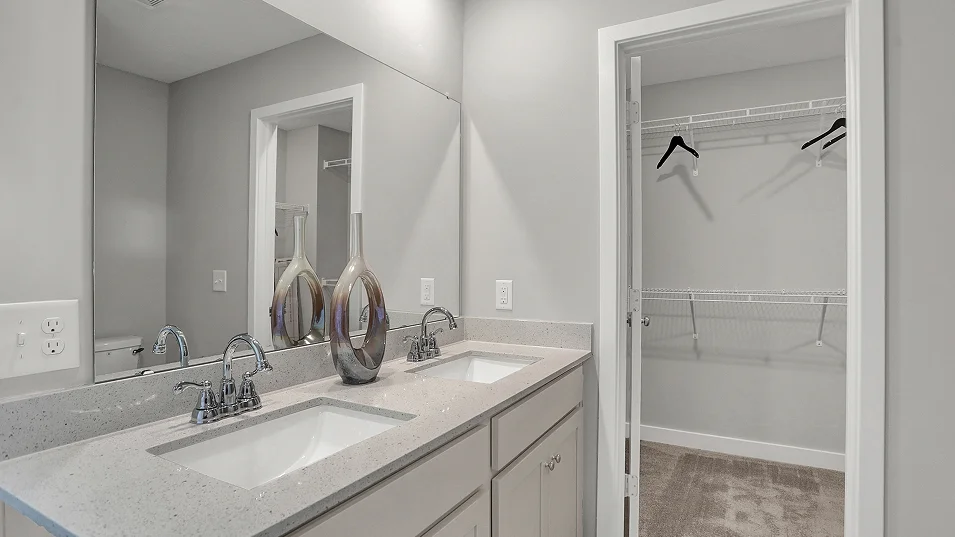 1783 Trenton Owners Bath F2