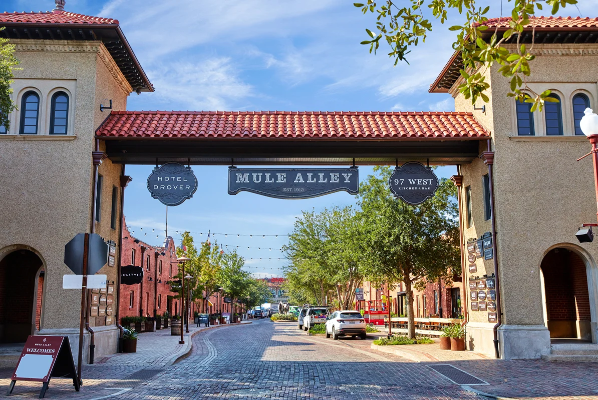 Fort Worth Mule Alley Entry Sign Photoshoot