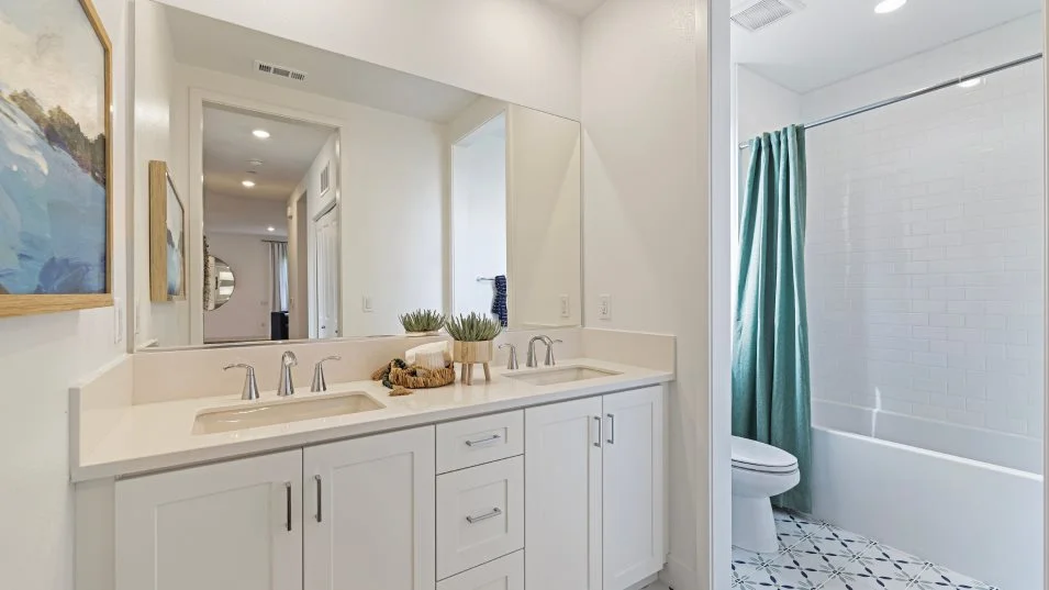 Crescent 1 Bathroom 2
