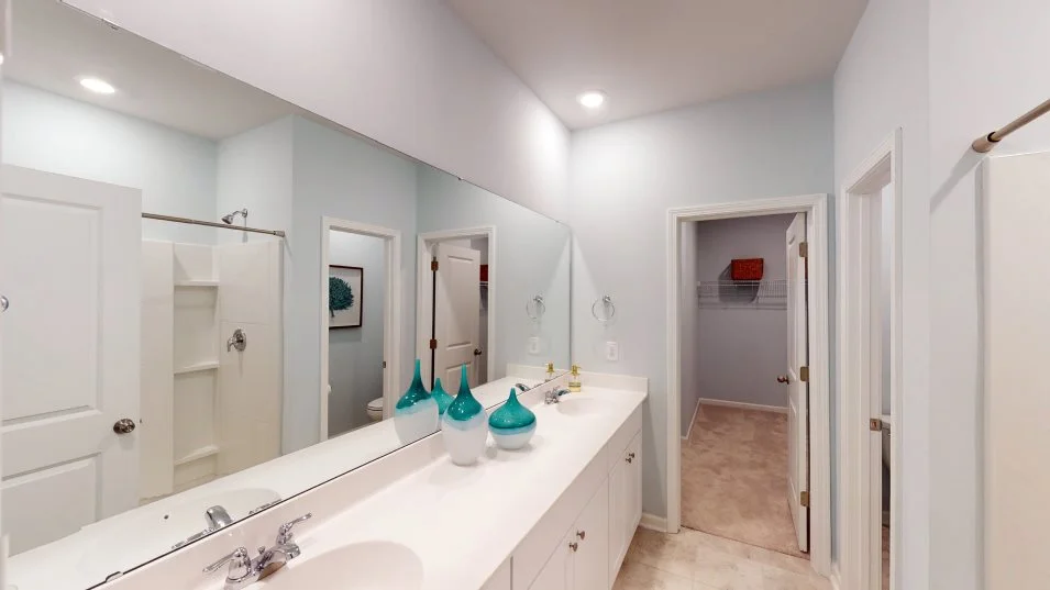 Columbia Owners Bathroom