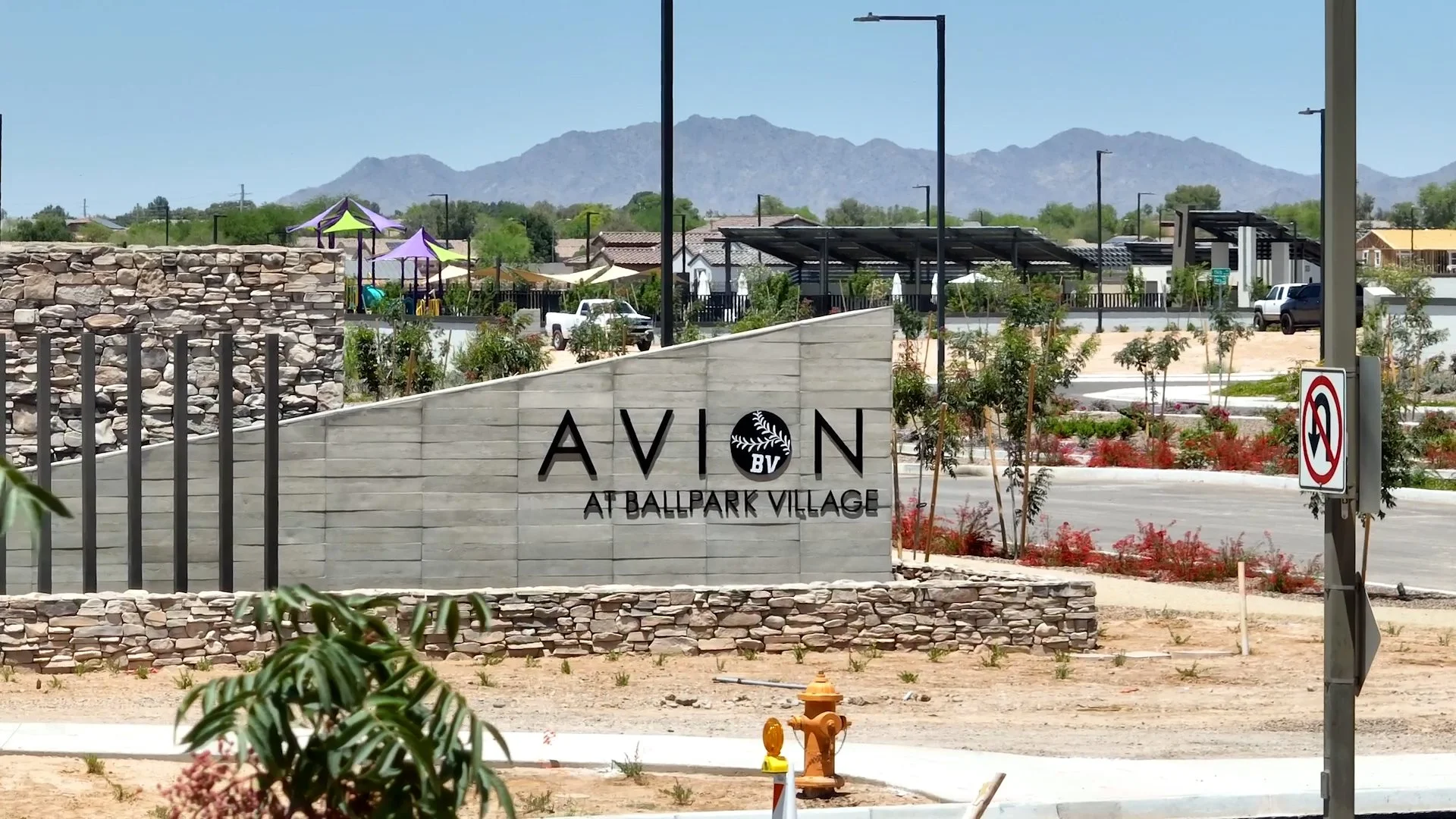 Entry sign for Avion