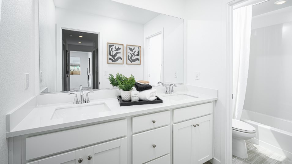 Residence 1941 Bathroom 2