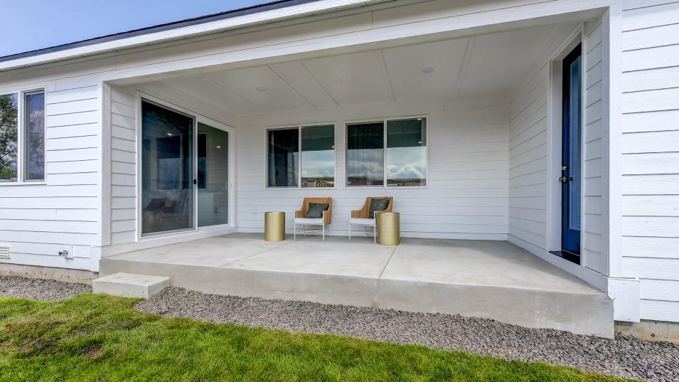 Benton covered patio