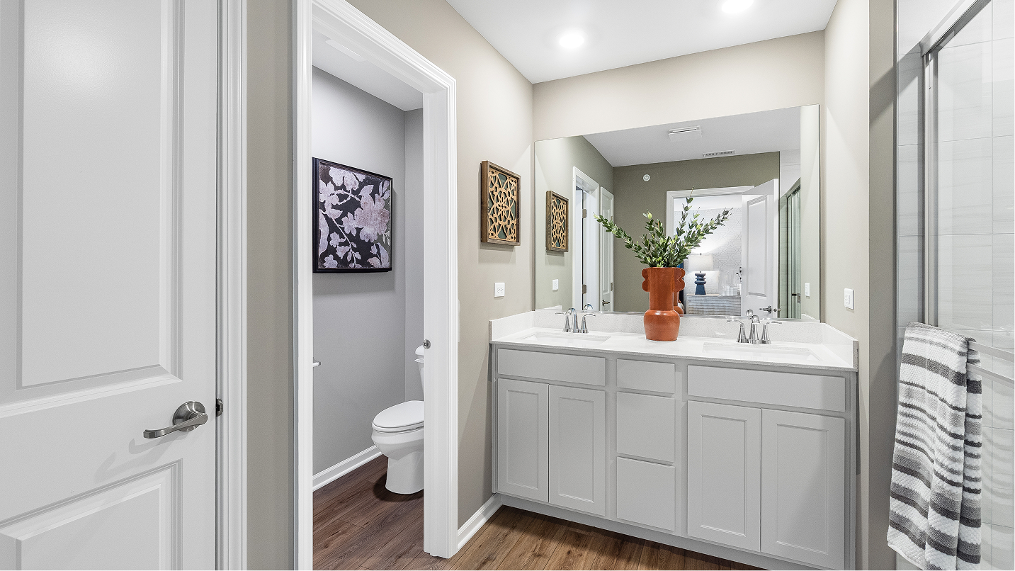 8025 Chelsea Owners Bath F2 Base3 081525
