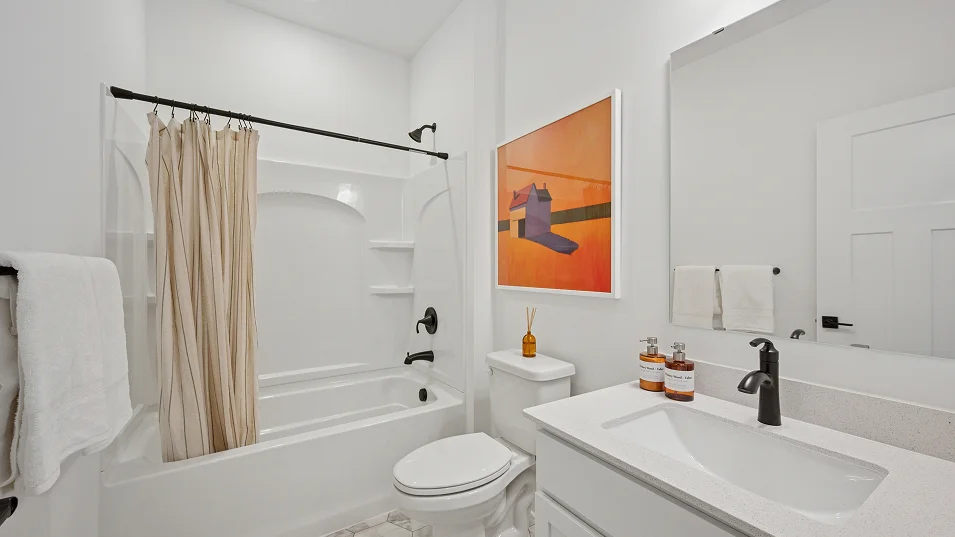 E V4 S Salerno Bath2 F1 080625