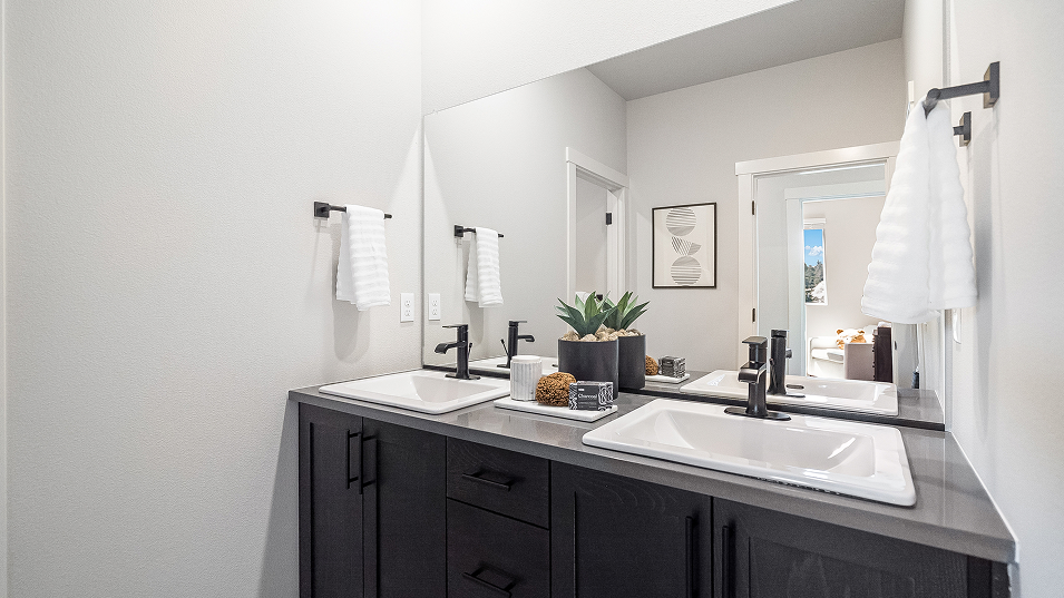 4141 Windsor Bath2 1of3 F2