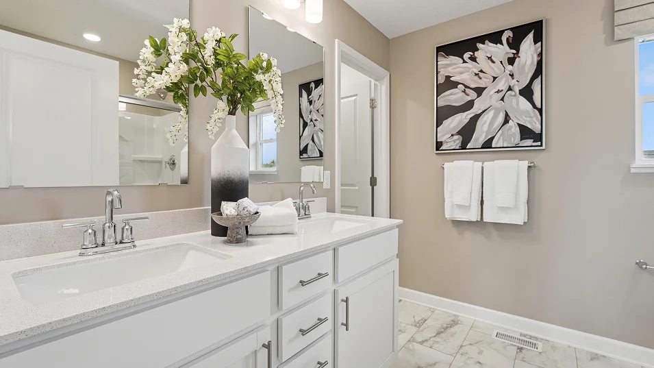 E K02 Vanderbilt Owners Bath 1of2 F2