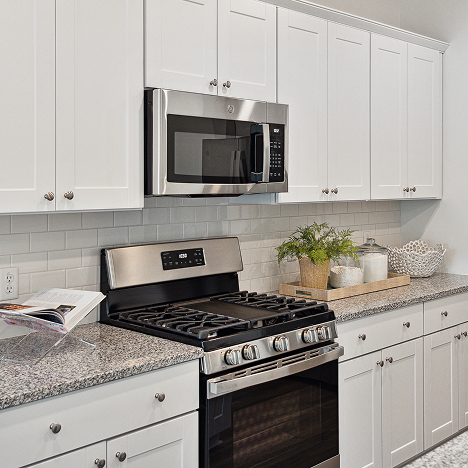 1431 Palmetto Kitchen 3of4 F1 081125