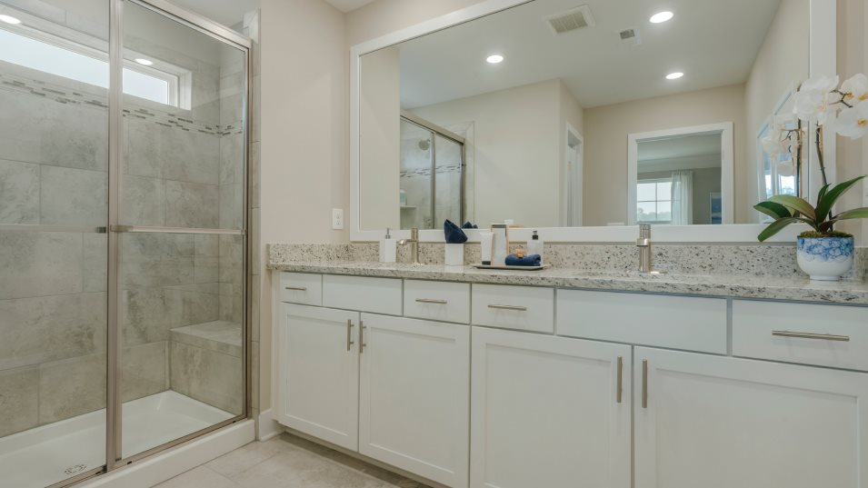 Easton Owners Bathroom