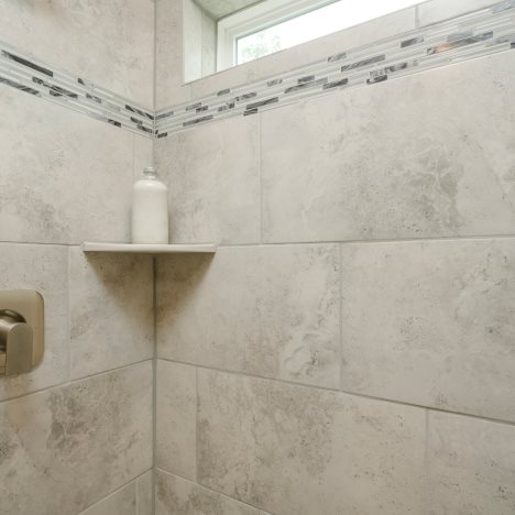 Easton Owners Bathroom