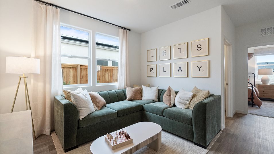 Pamplona family room
