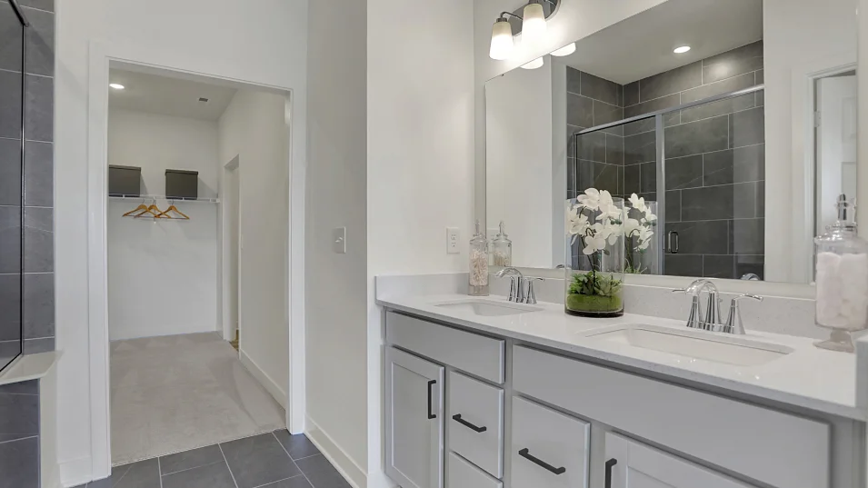 9232 Fletcher Owners Bath 1of2 051325