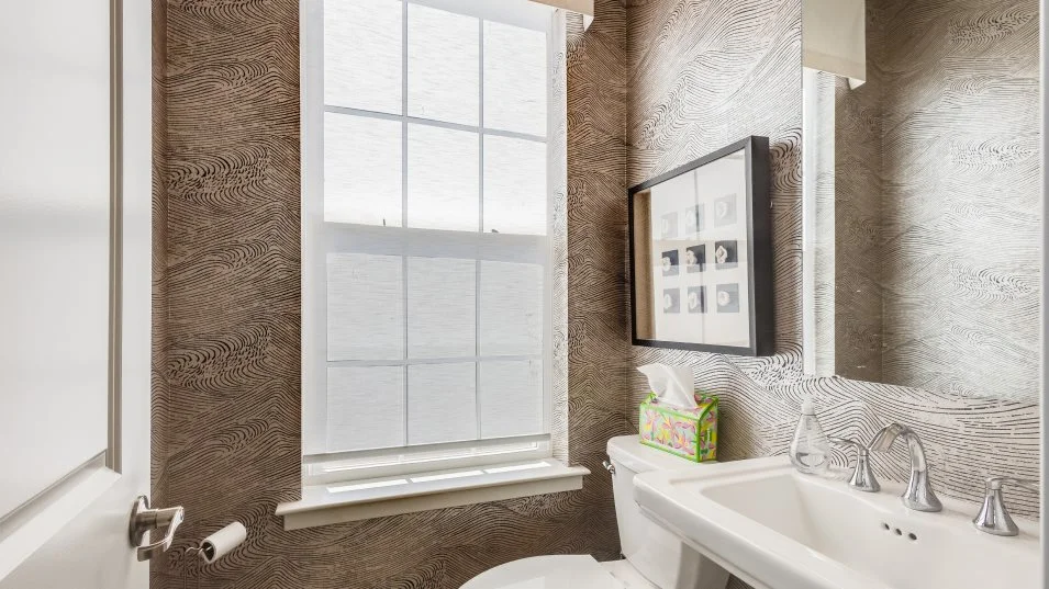 Pershing powder room
