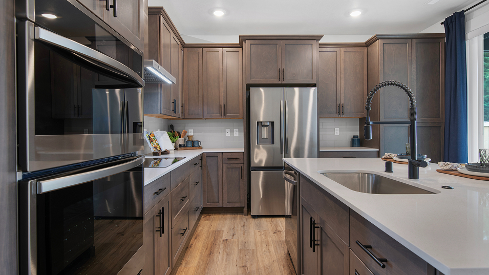 1464 Creston Kitchen 2of2 Base2
