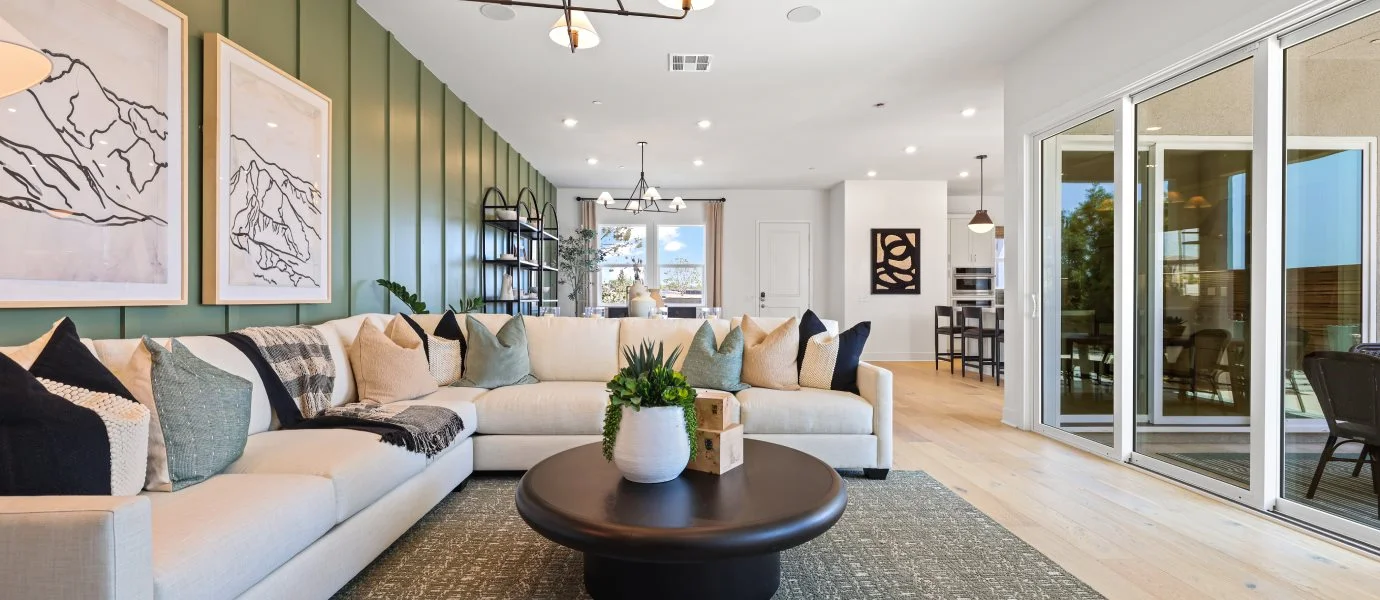 Lyra 3 Family Room