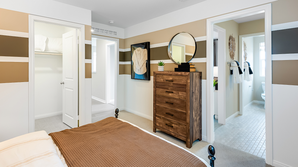 061225 Runway Renaissance Res1 Bed2 2of2 F2