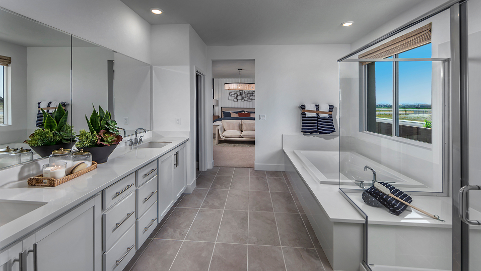 Gilmore Denali Vera Owners Bath F2
