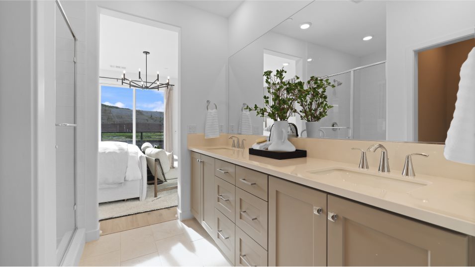 Outlook 3 Owner's Suite