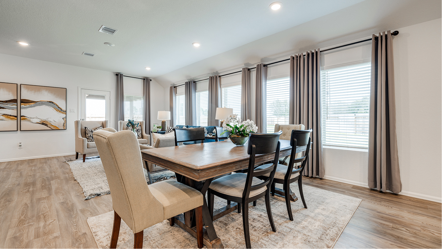 6432 Clover II Dining 1of3 F1 080125