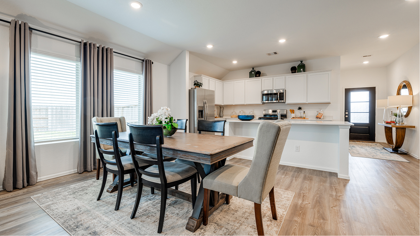 6432 Clover II Dining 2of3 F1 080125