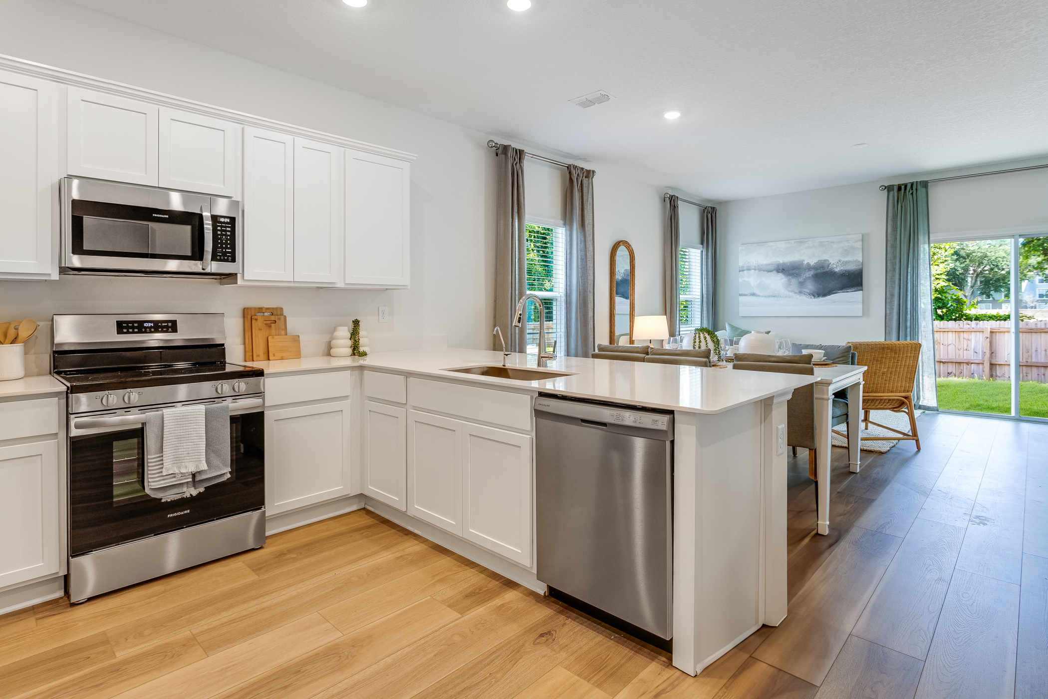 Holly Cove Jade Kitchen 3of4 F1 2
