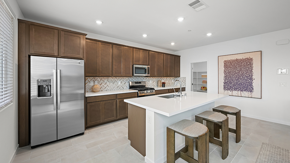 3000 Bobby Kitchen 1of5 F1 Base2