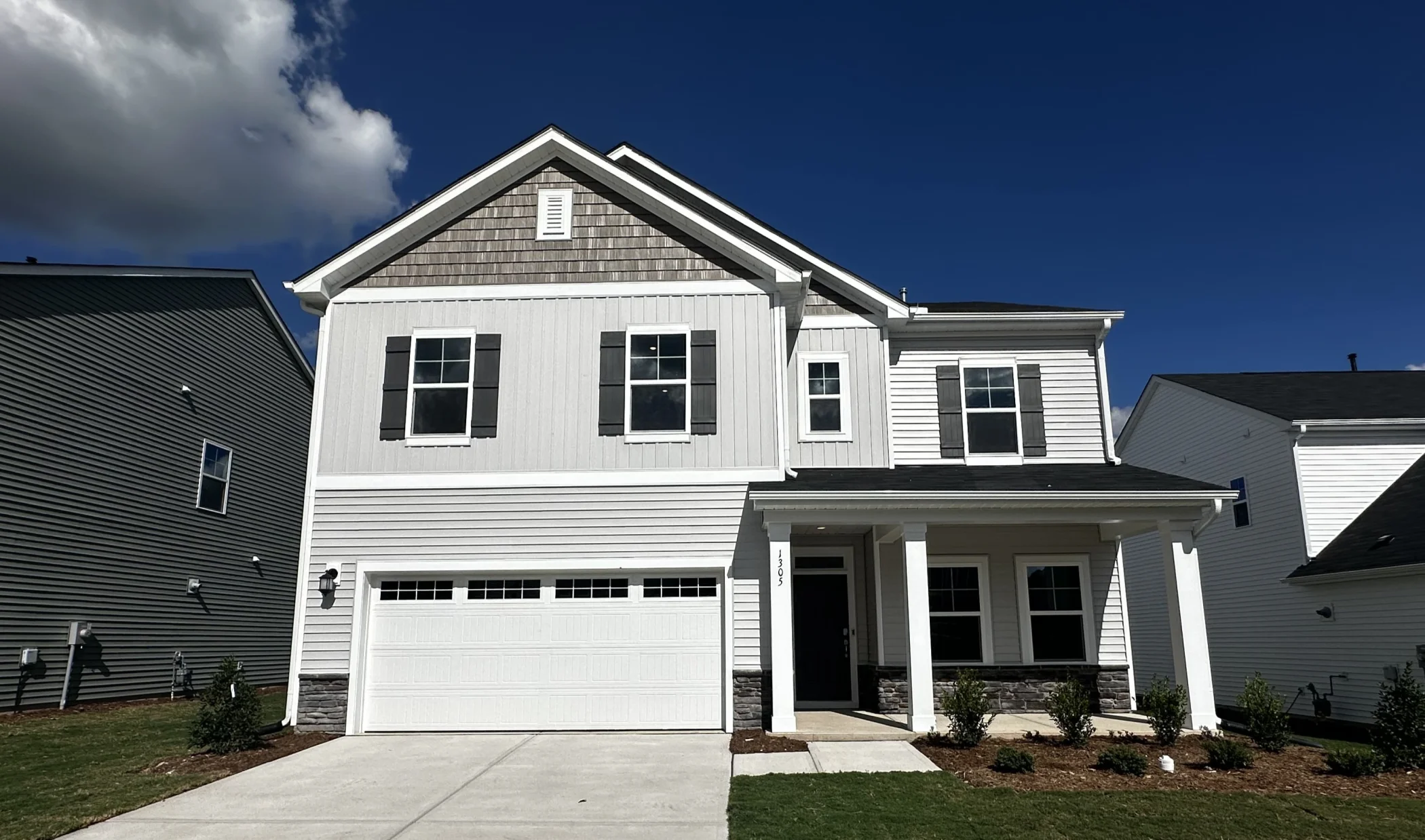 Stella View Landrum III Front 1of1