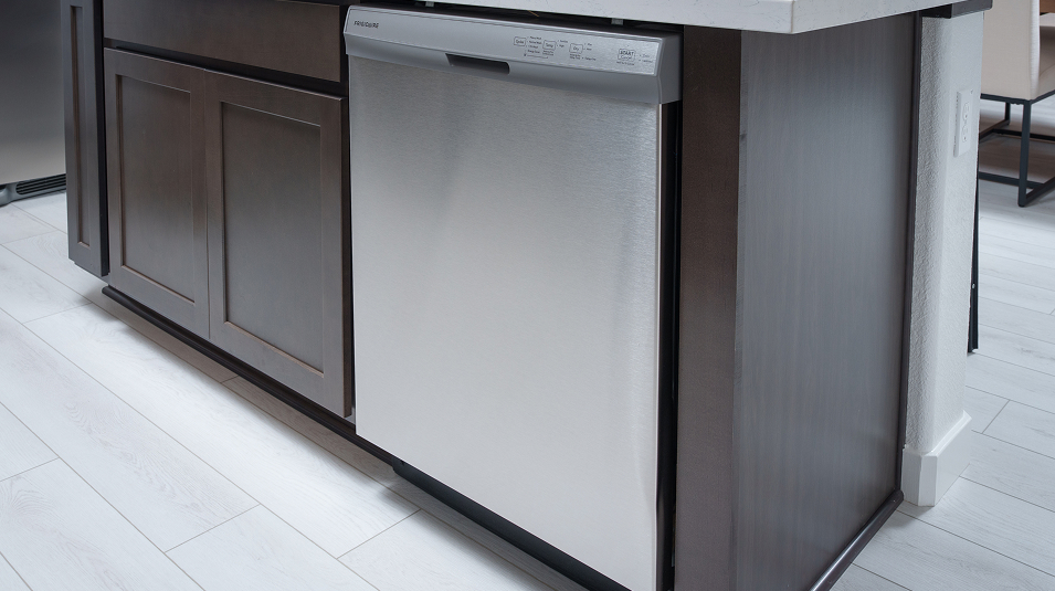 052725 Cyan The Preserve EI Dishwasher F1