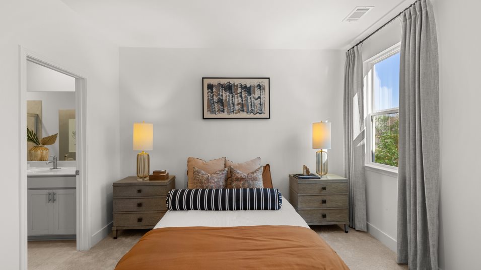 Fairmont Bedroom 5