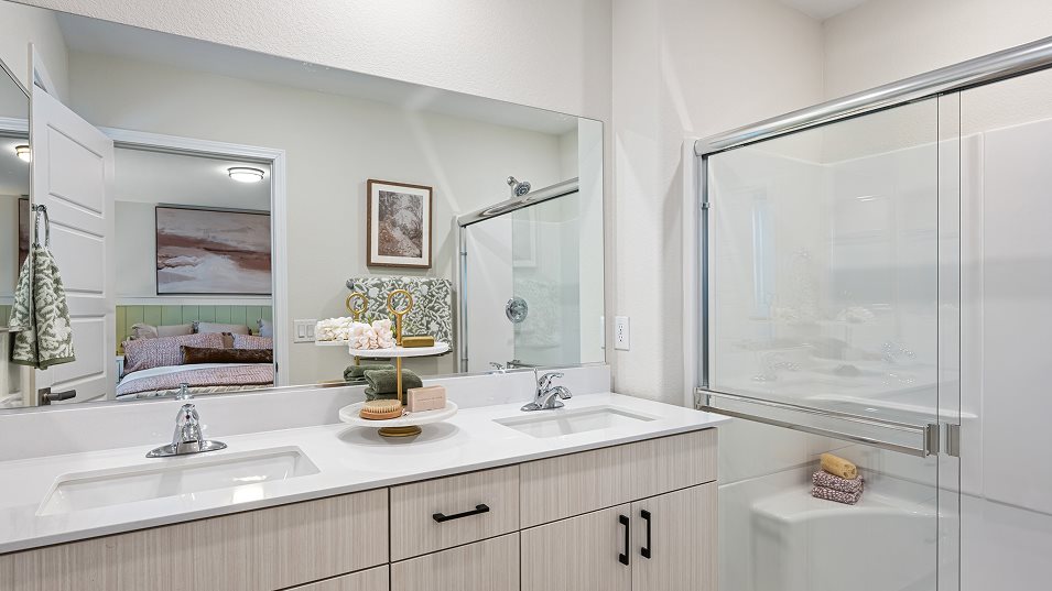 Dylan Owner's Suite Bathroom