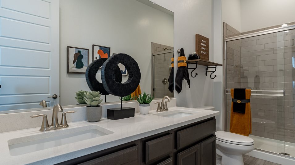 Aurora Bathroom 2