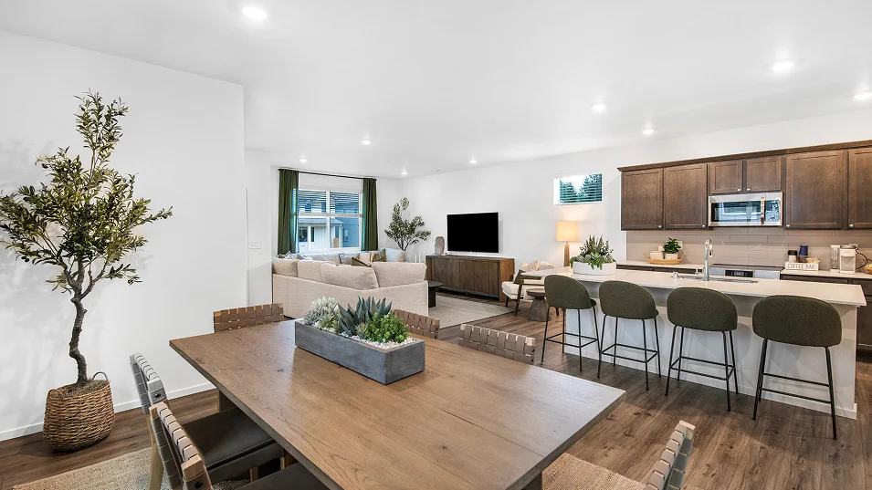 2213 Hazelwood Dining 2of4 F1 Base3