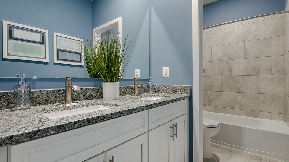2050 Laguna Bath2 2of2 F2