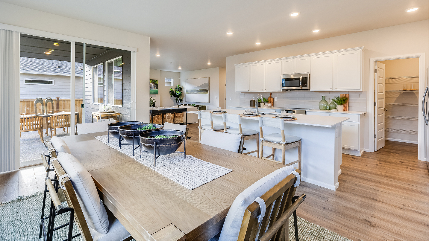 2758 Clark Dining F1