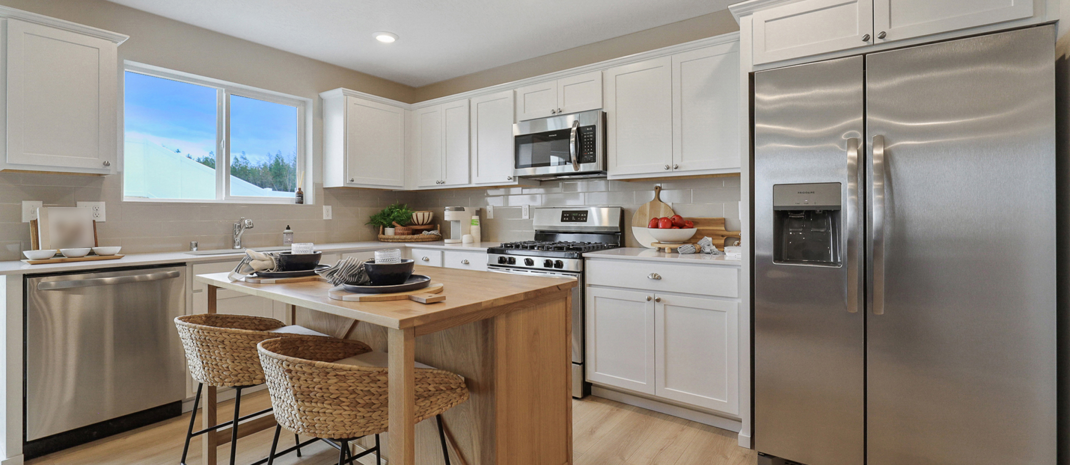 1880 Chardonnay Kitchen 1of4 RT F1 Base2