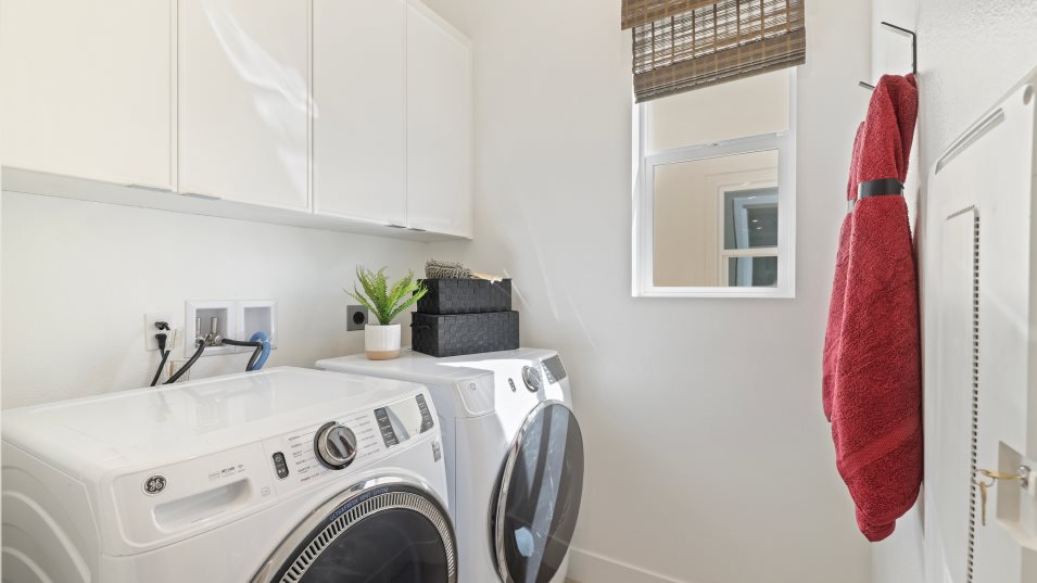 Aluna 1X laundry room