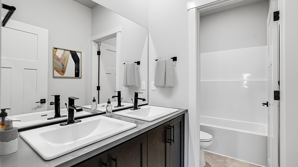 3249 Rochester Bath2 F2
