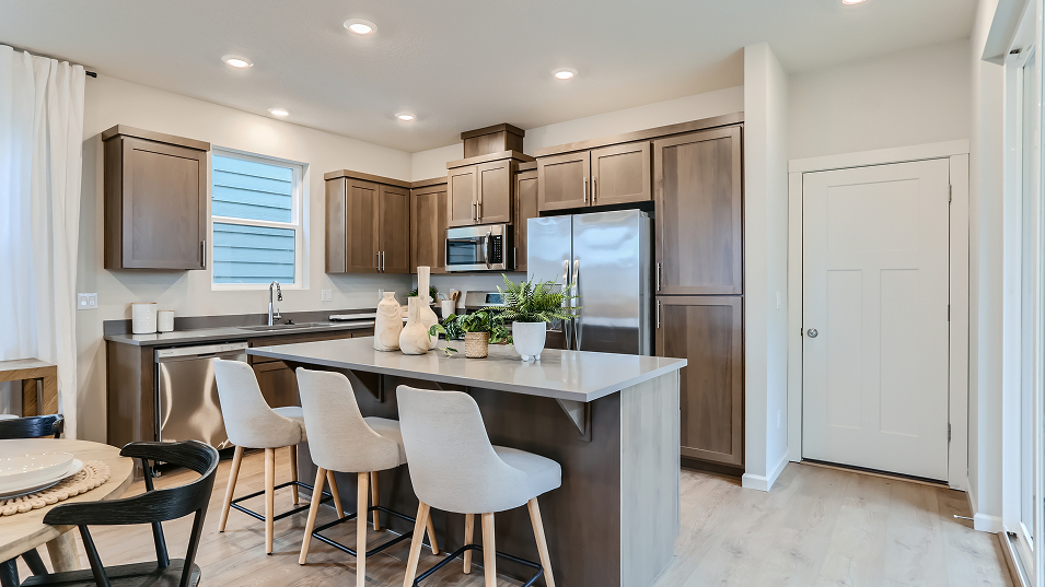 1814 Clark Kitchen 1of2 F1 Base2
