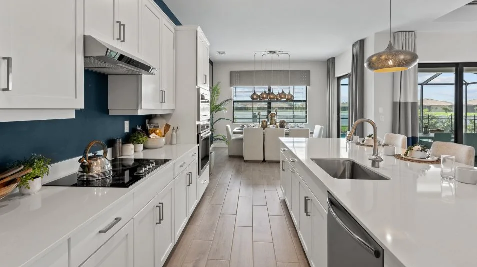 Quartz Countertops and Smooth Cooktop