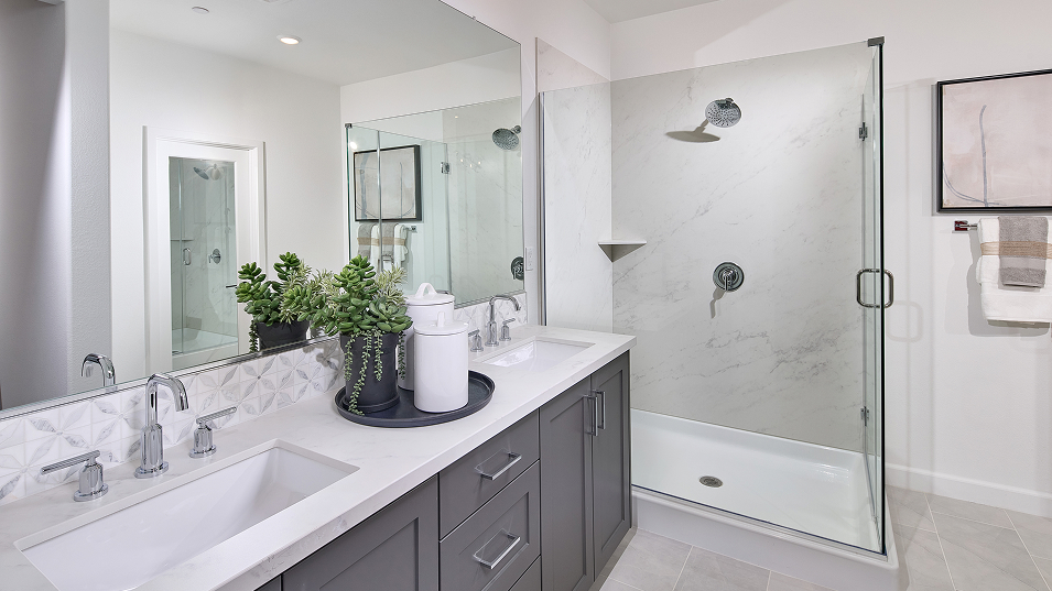 Radius Hill District Res2 Owners Bath F2