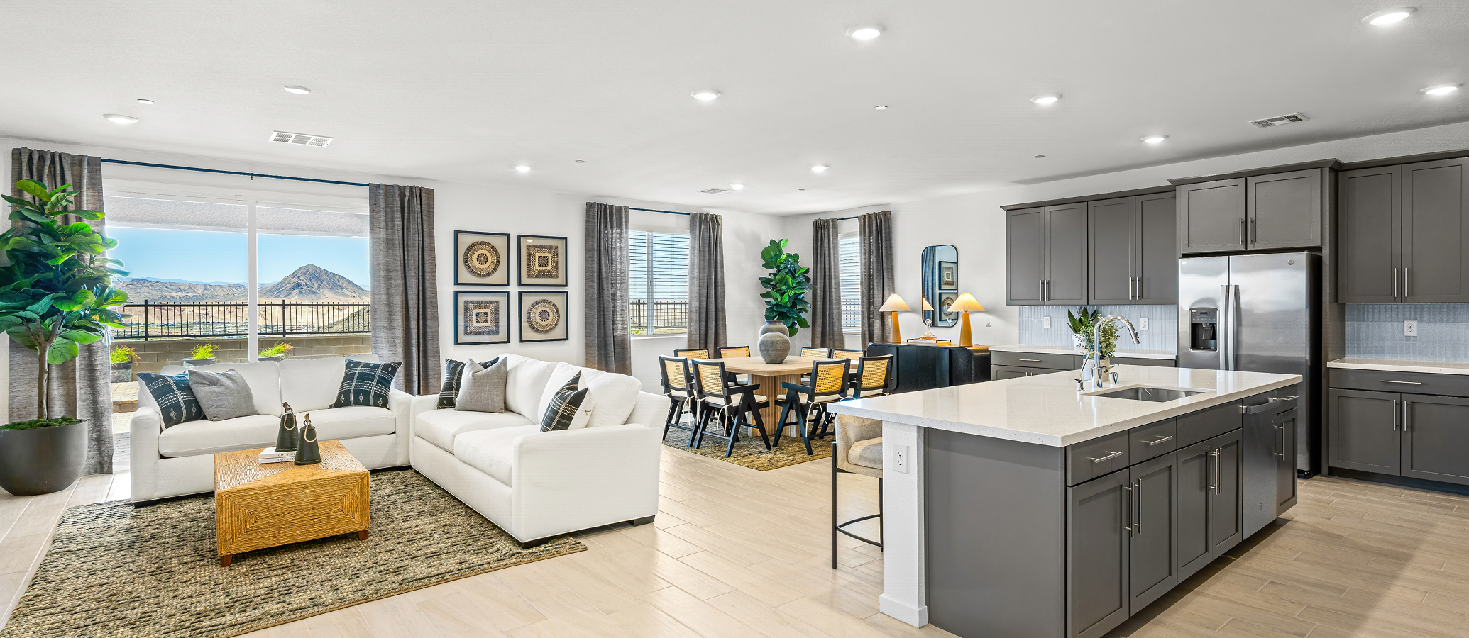 2600 Riviera Living 1of3 F1