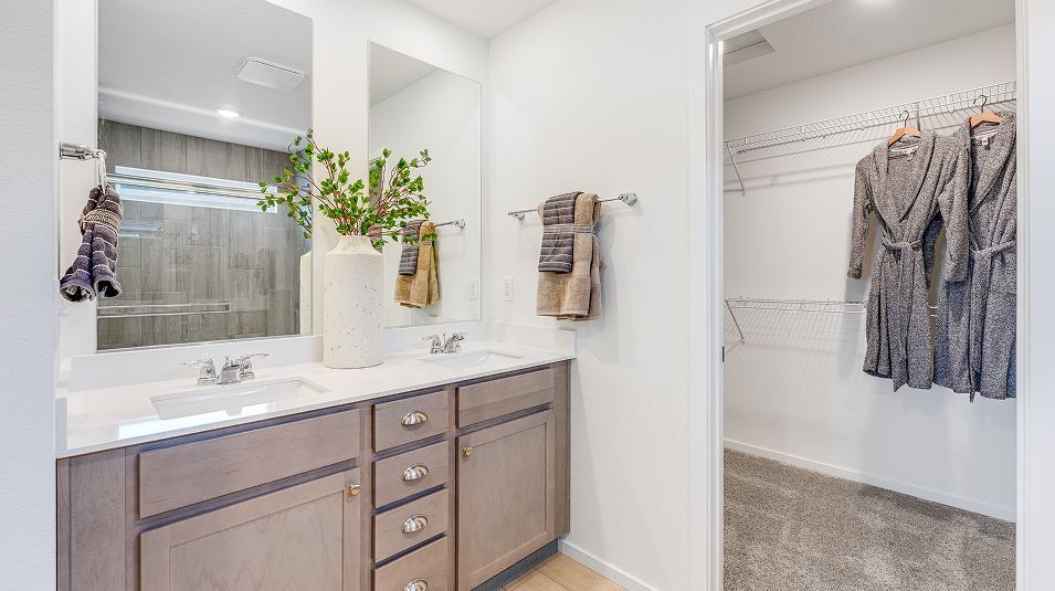 1704 Sherwood Owners Bath F2