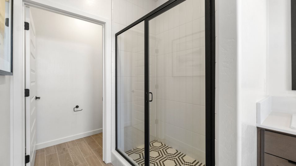 Bodega owners suite bathroom shower