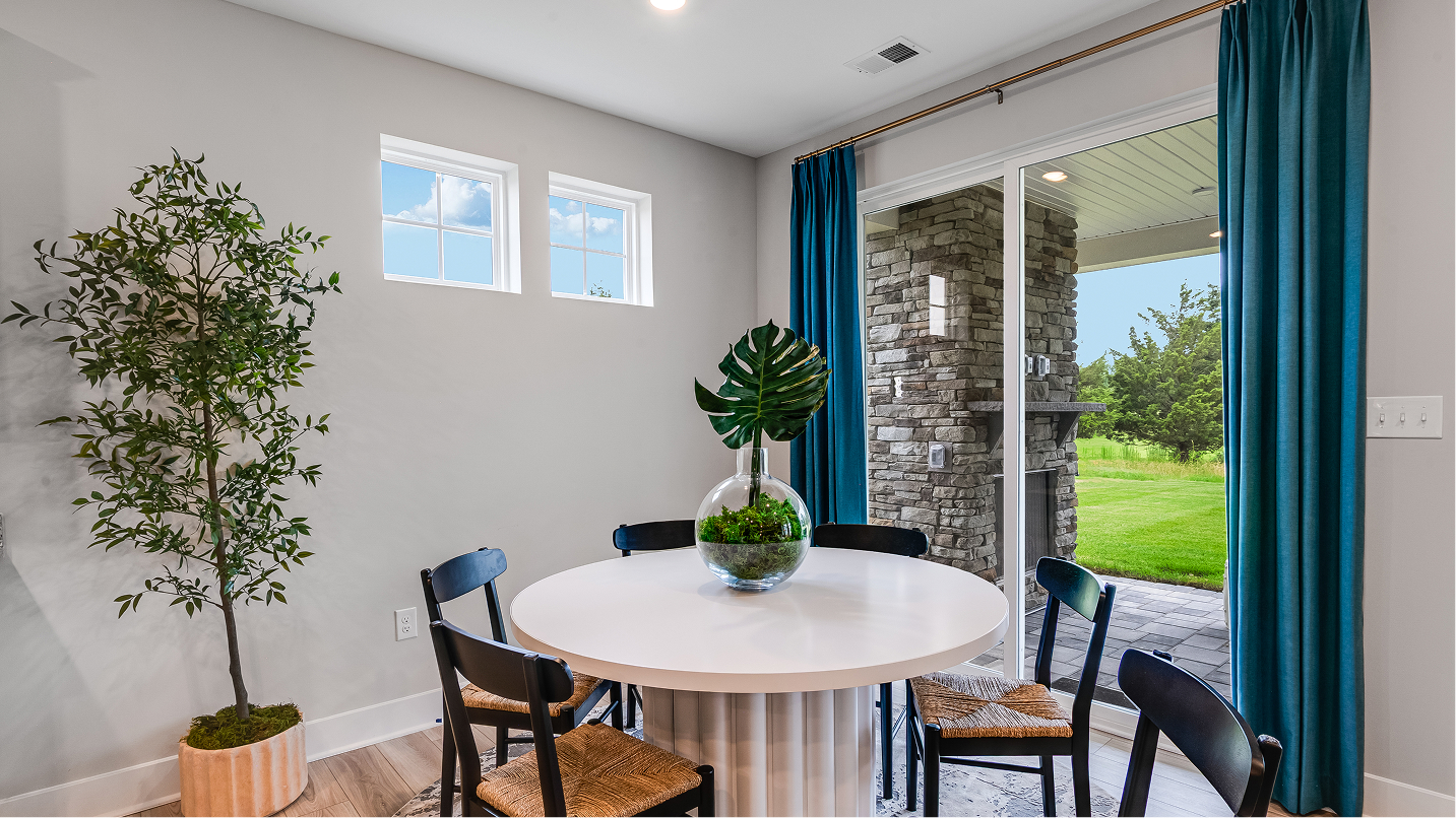 2540 Clearwater Dining F1 081925