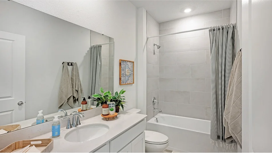 2106 Charle II Bath2 2of2