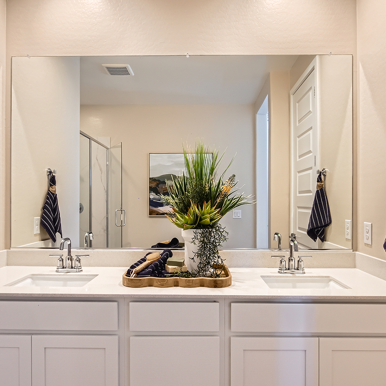 2020 Windsor Owners Bath 2of2 F2 Base2