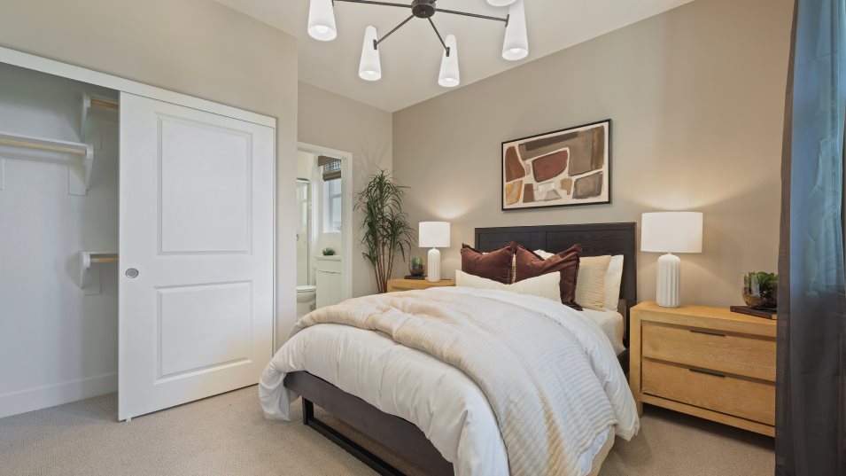 Aluna 1X bedroom3 styled as a guest room