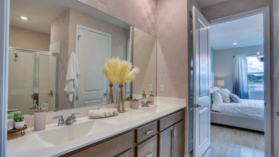 Larkspur owner's suite bathroom
