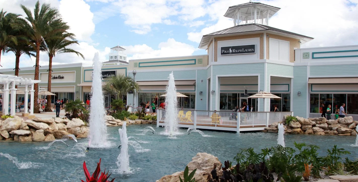 Outlets water fixture