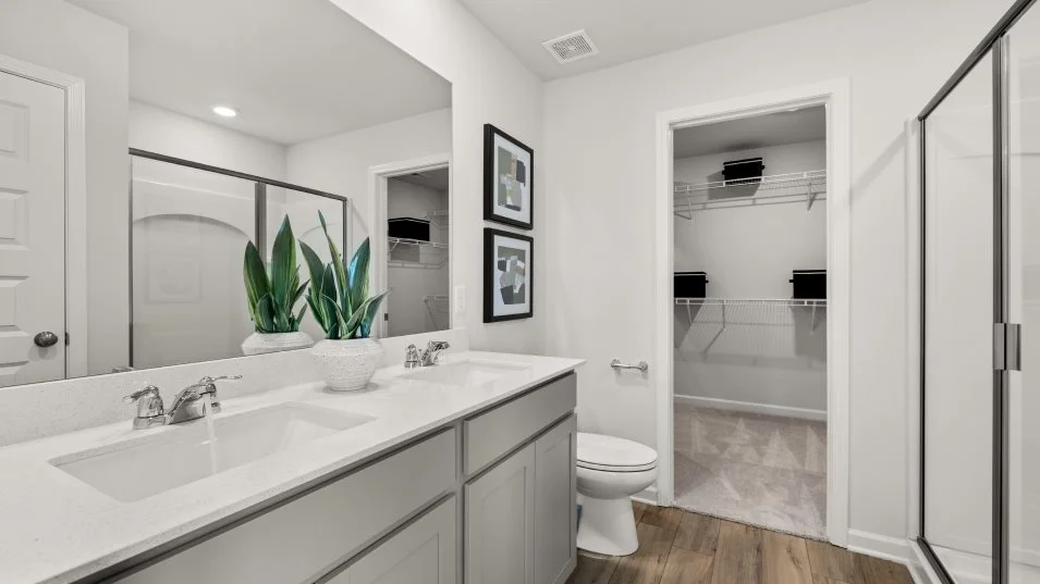 Broadmoor Owners Bathroom 